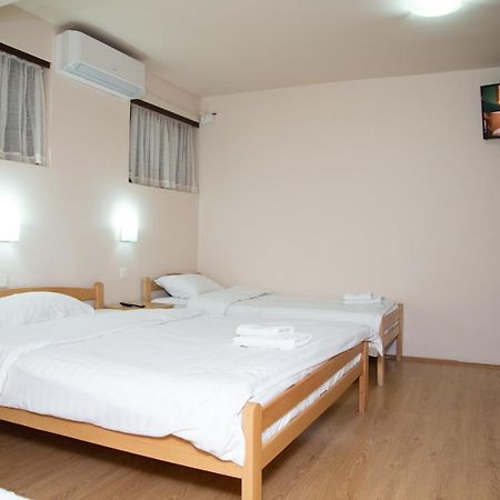 Motel Imperija Ub ภายนอก รูปภาพ