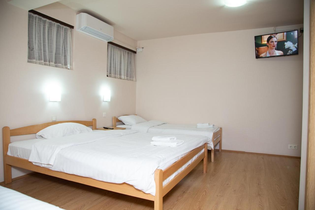 Motel Imperija Ub ภายนอก รูปภาพ